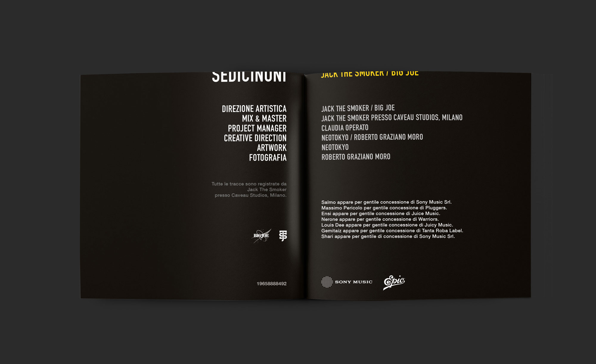 Sedicinoni — la pagina dei crediti del disco: i ruoli e i nomi, su fondo scuro